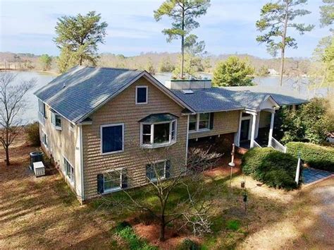 467 Harbor Dr, Reedville, VA 22539 is currently not for sale. The 2,247 Square Feet single family home is a 3 beds, 3 baths property. This home was built in 1987 and last sold on 2016-12-08 for $398,000. View more property details, …